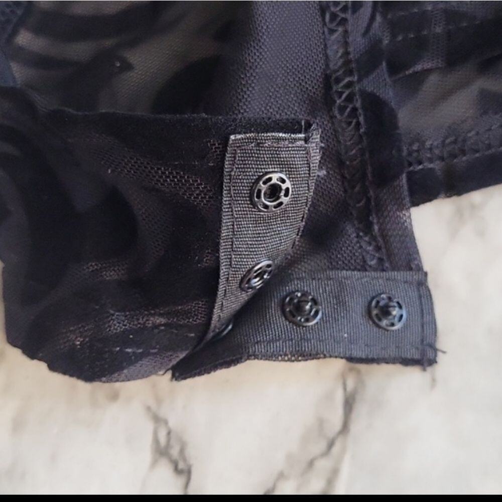 Elegant Sexy Geometric-Patterned Black Sleeveless Bodysuit Knit Fabric Crew Neck - Picture 8 of 11